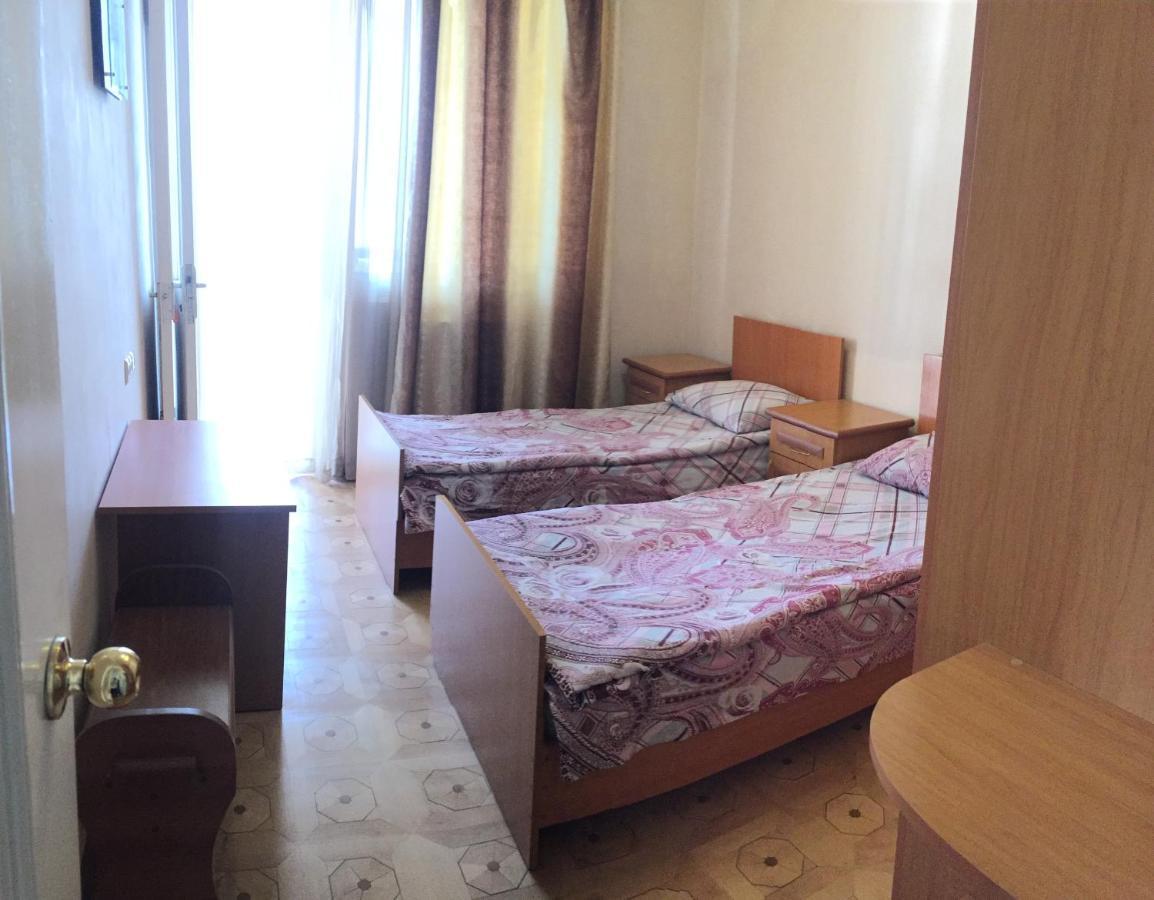 Guest House Lilia Yerevan Exterior photo