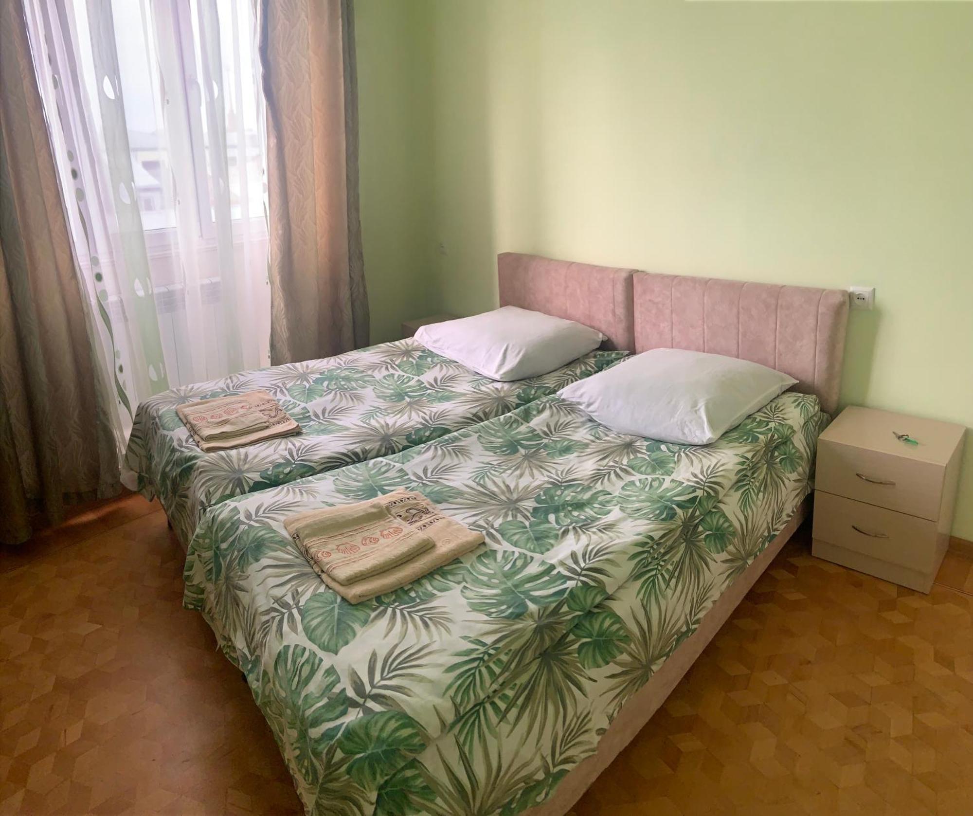 Guest House Lilia Yerevan Exterior photo