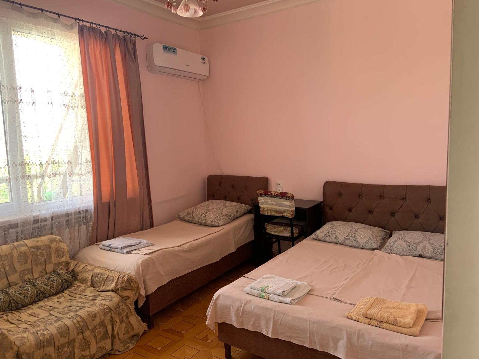 Guest House Lilia Yerevan Exterior photo